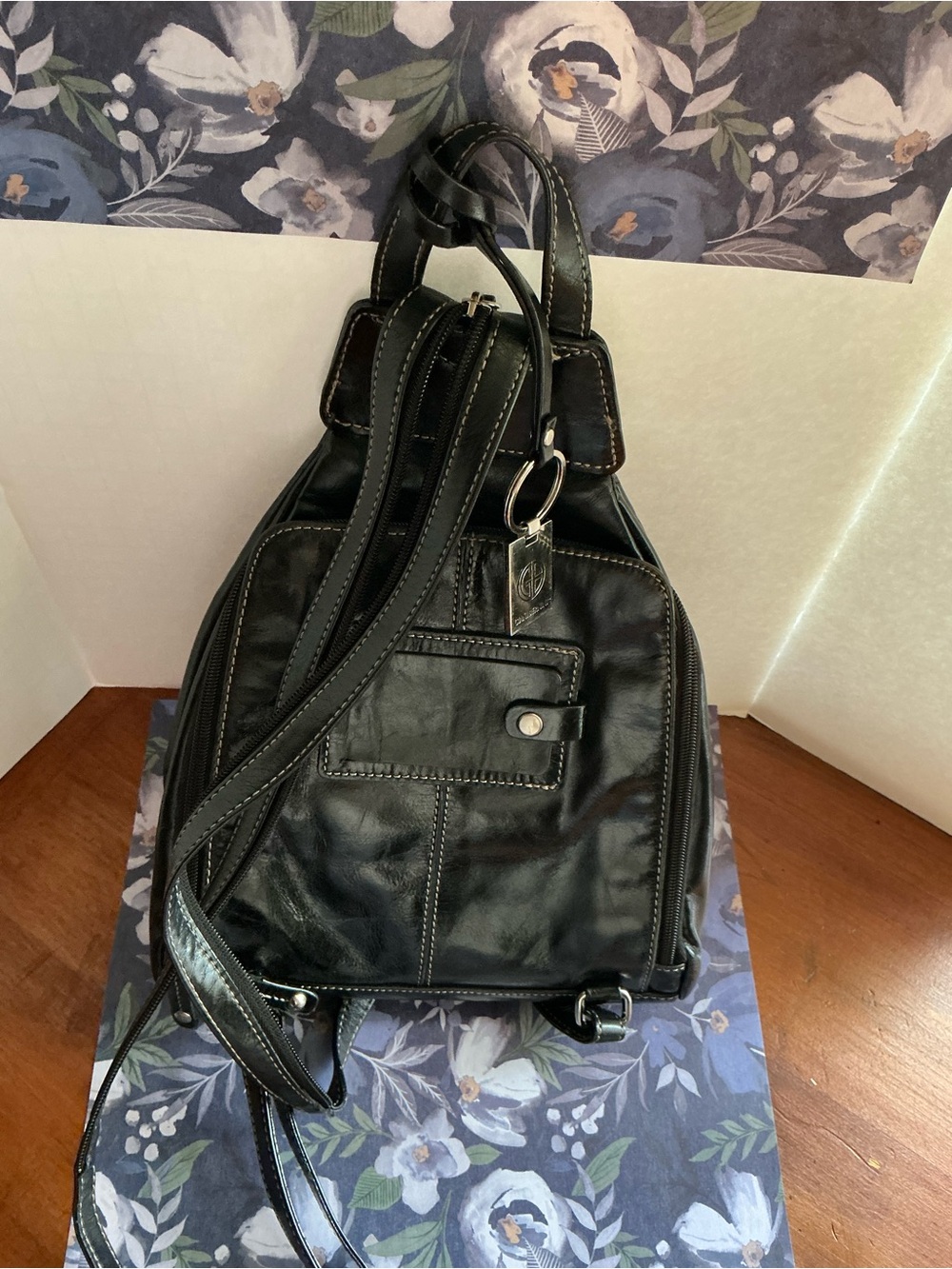 Giani Bernini Black Leather Backpack Sling Bag - Picture 2 of 7